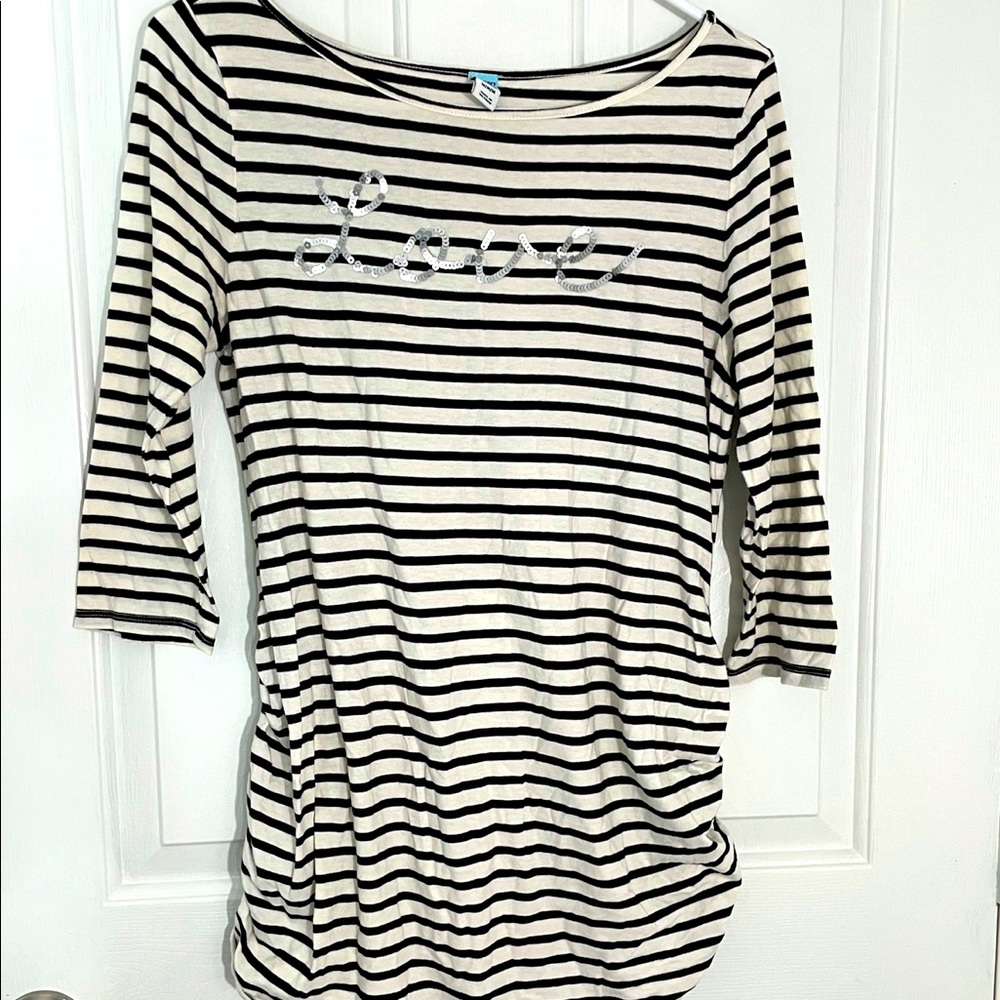 Maternity top (love sequence)